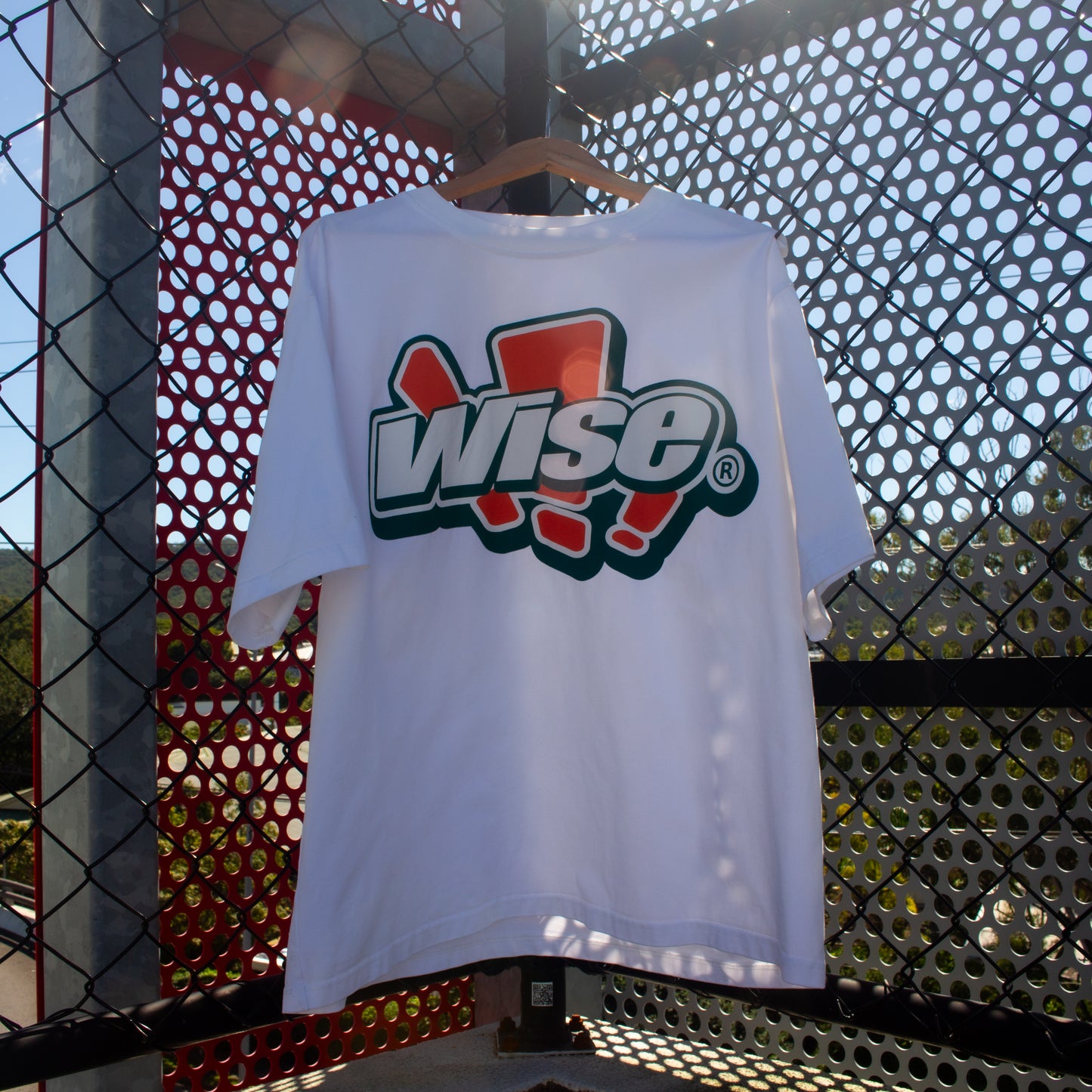 THE WISE TEE